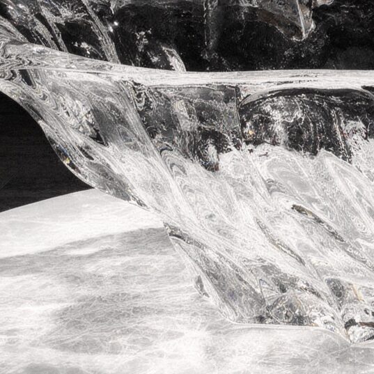 Side profile of the freestanding transparent crystal bathtub